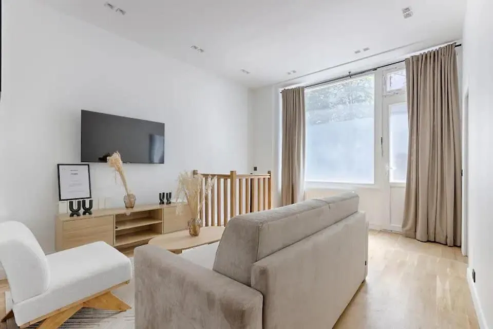 Montparnasse - Modern & Renovated 3Bd For 8 Guests Appartement Parijs